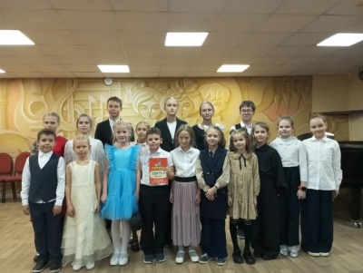 Школьный конкурс на отделе струнно-смычковых инструментов