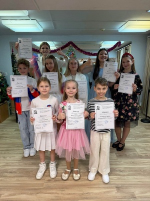 Школьный конкурс на лучшее исполнение патриотической песни 